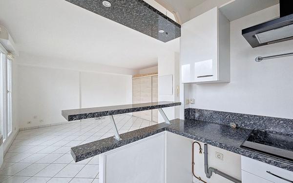 Appartement à louer    1 pièce •  Suresnes