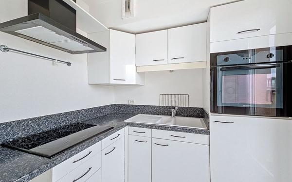 Appartement à louer    1 pièce •  Suresnes