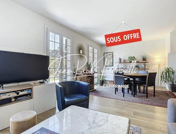 Villa familiale avec piscine 148m2 (133 m² habitable), 5 chambres, grand garage de 30 m², terrain 570 m² - Saint-Genis-Laval 15 minutes de Lyon