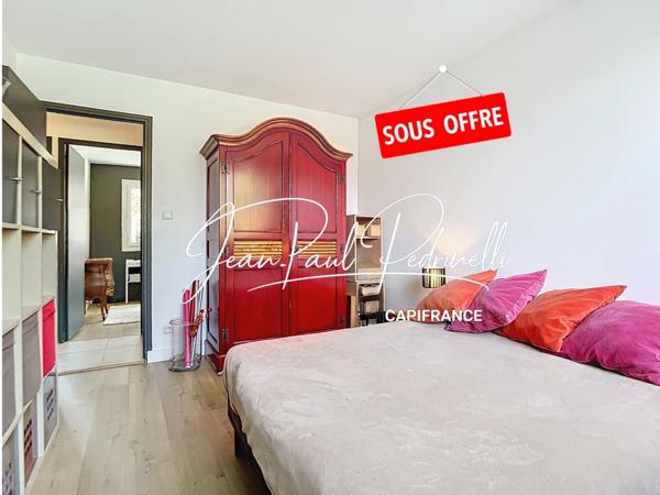 Villa familiale avec piscine 148m2 (133 m² habitable), 5 chambres, grand garage de 30 m², terrain 570 m² - Saint-Genis-Laval 15 minutes de Lyon