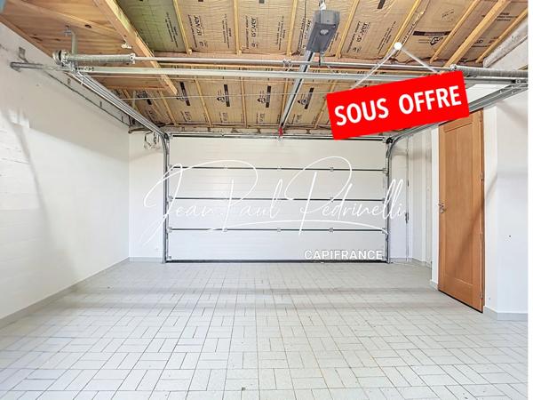 Villa familiale avec piscine 148m2 (133 m² habitable), 5 chambres, grand garage de 30 m², terrain 570 m² - Saint-Genis-Laval 15 minutes de Lyon