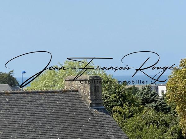 BLAINVILLE SUR MER, maison de caractère d'une surface de 145 m² avec vue mer au deuxième étage!!!