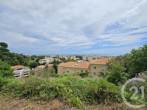 Appartement F3 à vendre  3 pièces - 80,68 m2 ST LAURENT DU VAR - 06