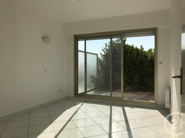 Appartement F3 à vendre  3 pièces - 80,68 m2 ST LAURENT DU VAR - 06