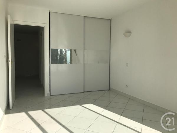 Appartement F3 à vendre  3 pièces - 80,68 m2 ST LAURENT DU VAR - 06