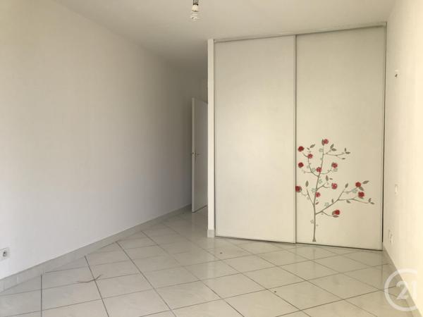 Appartement F3 à vendre  3 pièces - 80,68 m2 ST LAURENT DU VAR - 06