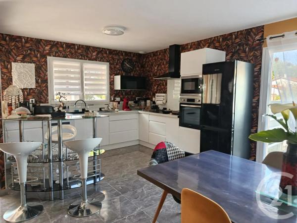 Maison à vendre  4 pièces - 97,34 m 2   ARLES SUR TECH  - 66