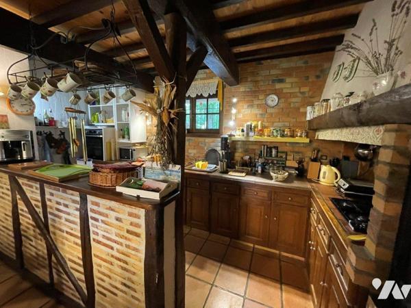 VILLECOMTAL/ARROS à 7min, au calme, belle Bigourdane et appartement T2 sur 9589m²