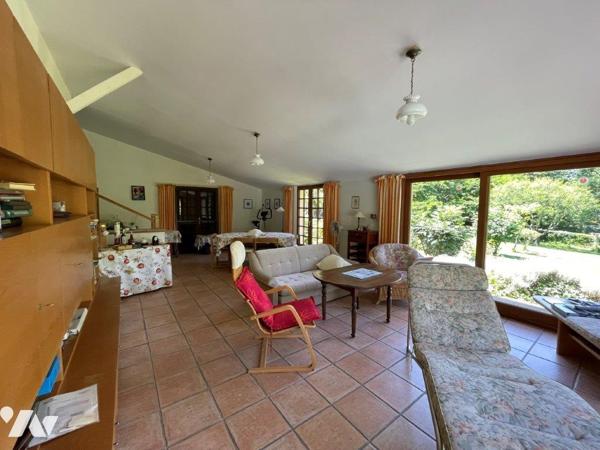 VILLECOMTAL/ARROS à 7min, au calme, belle Bigourdane et appartement T2 sur 9589m²