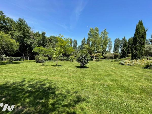 VILLECOMTAL/ARROS à 7min, au calme, belle Bigourdane et appartement T2 sur 9589m²