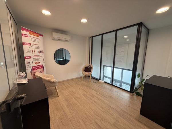 33000 Bordeaux A Vendre Bureaux / Coworwing en duplex 80 m² 