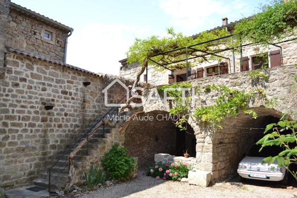 Mas en ville 210 m2 avec gîte indépendant