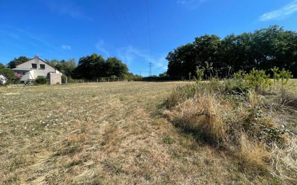 Terrain à vendre    Montluçon