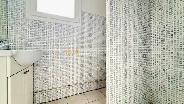 Vente
                Appartement51,42 m² - 2 Pièces -
                    MONTAUBAN (82000)