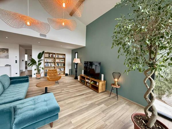 Une maison unique, au style contemporain, sur les hauteurs de Carcassonne !