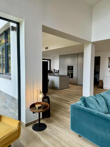 Une maison unique, au style contemporain, sur les hauteurs de Carcassonne !