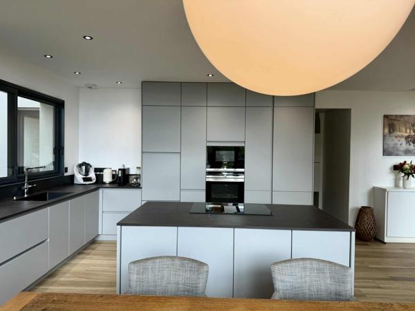Une maison unique, au style contemporain, sur les hauteurs de Carcassonne !