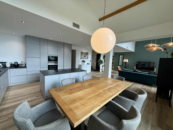 Une maison unique, au style contemporain, sur les hauteurs de Carcassonne !