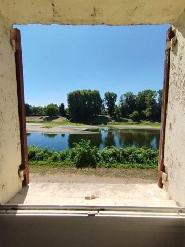 Maison vue rivière exceptionnelle .Opportunité rare sur le secteur