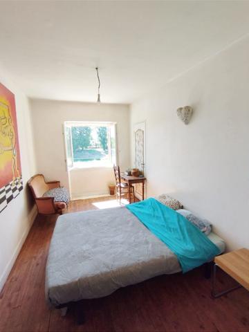 Maison vue rivière exceptionnelle .Opportunité rare sur le secteur