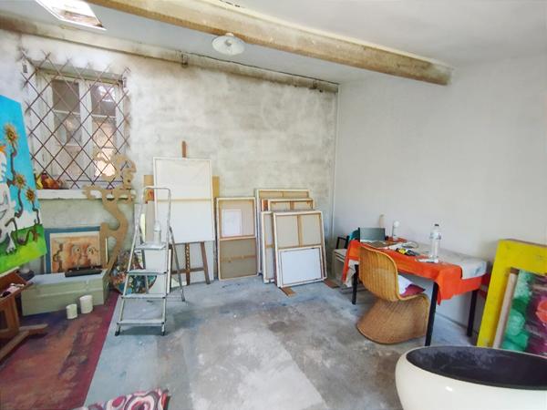 Maison vue rivière exceptionnelle .Opportunité rare sur le secteur