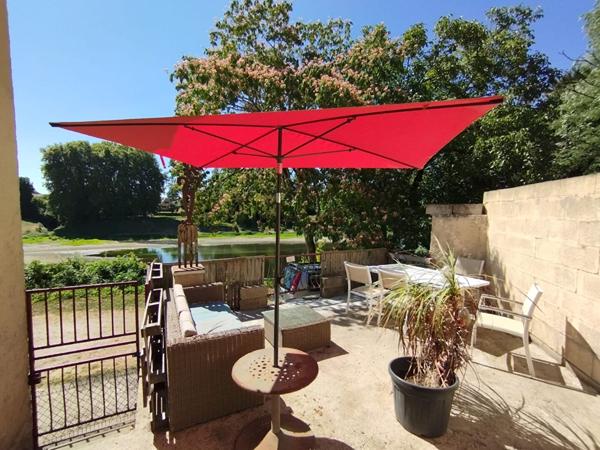 Maison vue rivière exceptionnelle .Opportunité rare sur le secteur