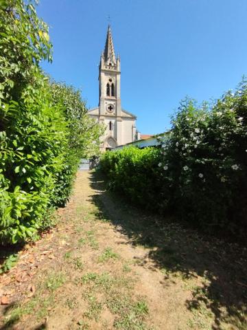 Maison vue rivière exceptionnelle .Opportunité rare sur le secteur