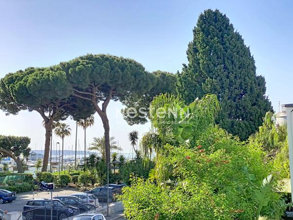 GOLFE JUAN - 2 P - 60m2- Vue mer - TERASSE 14m² - RENOVE - SUD