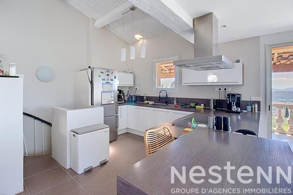 A VENDRE DRAGUIGNAN ! Maison avec VUE à vendre à Draguignan, STUDIO, piscine et panneaux solaires