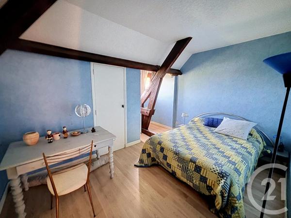 Maison à vendre  7 pièces - 180 m 2   RIOM  - 63