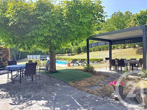 Maison à vendre  7 pièces - 180 m 2   RIOM  - 63
