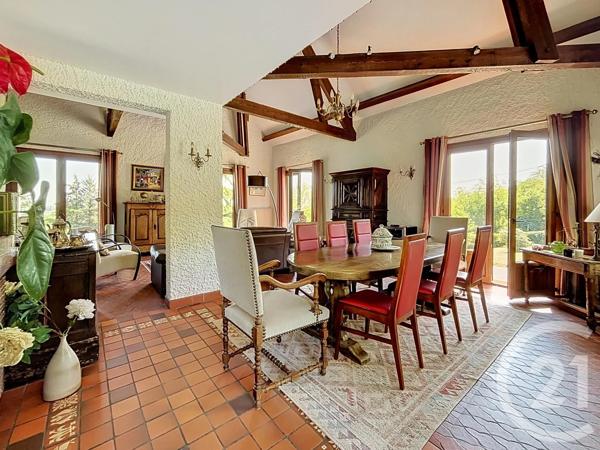 Maison à vendre  7 pièces - 180 m 2   RIOM  - 63