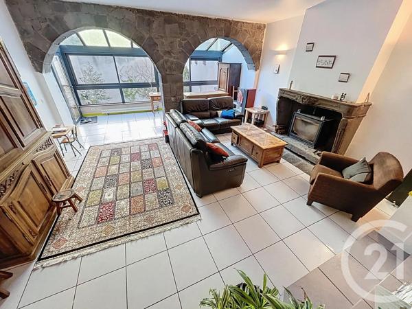 Maison à vendre  7 pièces - 180 m 2   RIOM  - 63