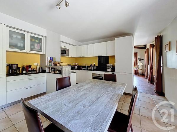 Maison à vendre  7 pièces - 180 m 2   RIOM  - 63