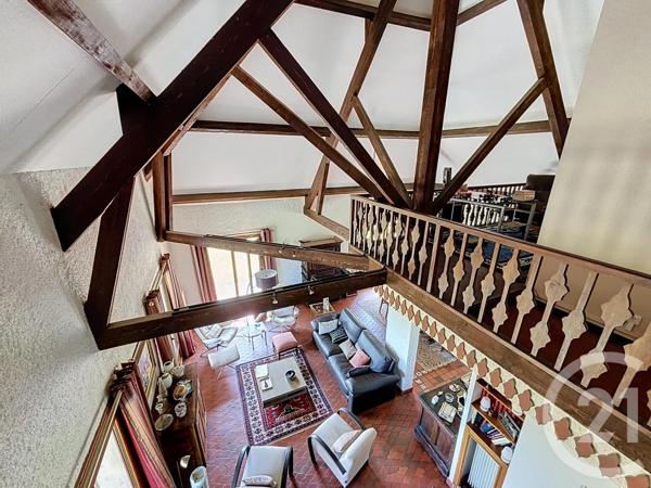 Maison à vendre  7 pièces - 180 m 2   RIOM  - 63