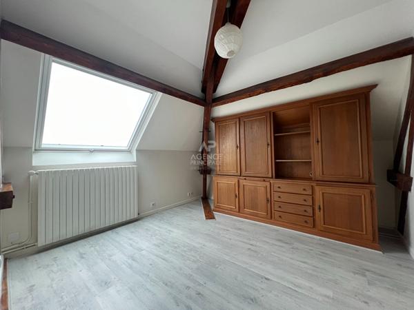 "Voisins-le-Bretonneux Village" - "Comme une maison" bel appartement de 4 pièces de 66 m² ! Loyer 1 471.07 €/mois charges comprises **  - Référence  21436
