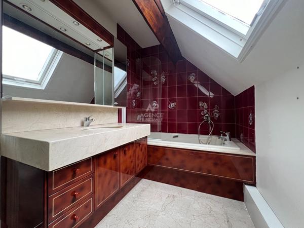 "Voisins-le-Bretonneux Village" - "Comme une maison" bel appartement de 4 pièces de 66 m² ! Loyer 1 471.07 €/mois charges comprises **  - Référence  21436