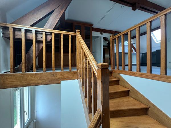 "Voisins-le-Bretonneux Village" - "Comme une maison" bel appartement de 4 pièces de 66 m² ! Loyer 1 471.07 €/mois charges comprises **  - Référence  21436