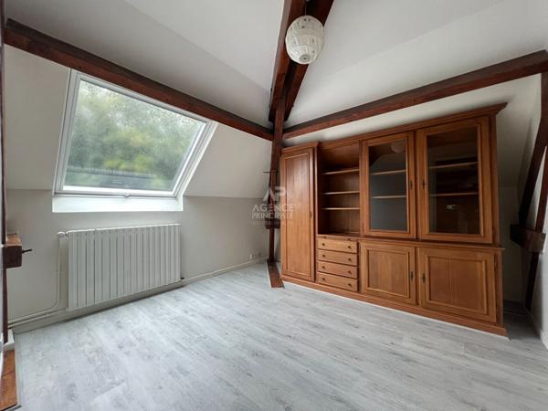 "Voisins-le-Bretonneux Village" - "Comme une maison" bel appartement de 4 pièces de 66 m² ! Loyer 1 471.07 €/mois charges comprises **  - Référence  21436