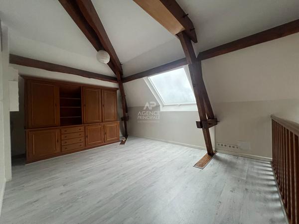 "Voisins-le-Bretonneux Village" - "Comme une maison" bel appartement de 4 pièces de 66 m² ! Loyer 1 471.07 €/mois charges comprises **  - Référence  21436