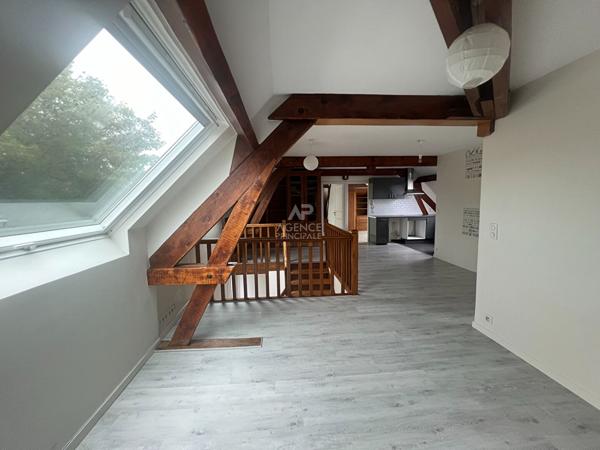 "Voisins-le-Bretonneux Village" - "Comme une maison" bel appartement de 4 pièces de 66 m² ! Loyer 1 471.07 €/mois charges comprises **  - Référence  21436