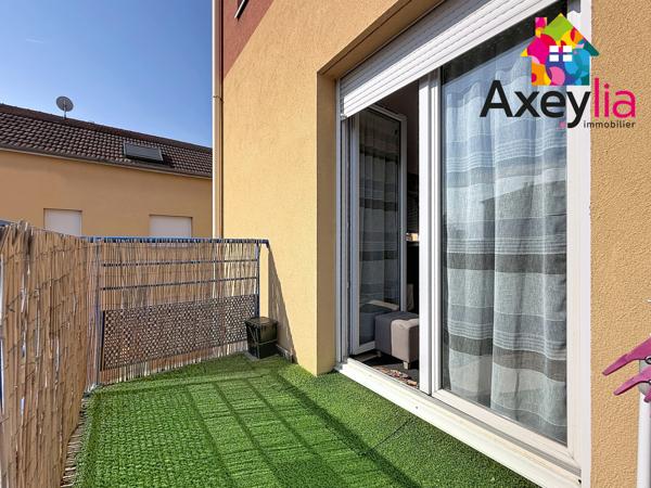 A VENDRE - ROANNE - APPARTEMENT RÉNOVÉ ET EN DUPLEX AVEC TROIS CHAMBRES, TERRASSE ET STATIONNEMENT SOUTERRAIN