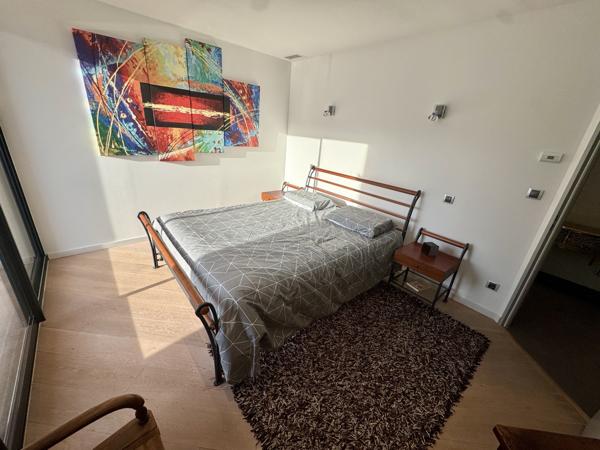 Villa contemporaine avec piscine et garages Sainte-Cécile-les-Vignes (84290)