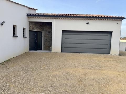 Villa contemporaine avec piscine et garages Sainte-Cécile-les-Vignes (84290)