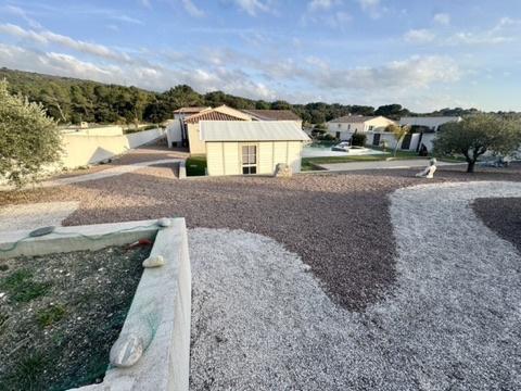 Villa contemporaine avec piscine et garages Sainte-Cécile-les-Vignes (84290)