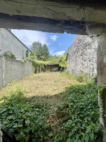 GRANGE A RENOVER SUR LES HAUTEUR DE CRECY LA CHAPELLE