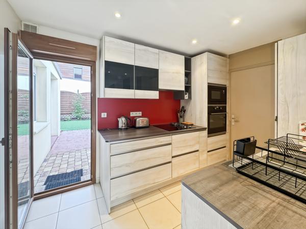 COURBEVOIE 92, Rue Hoche - Maison familiale avec jardins de 111m2 habitables + plus de 52m2 d'annexes (garage