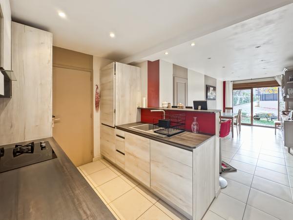 COURBEVOIE 92, Rue Hoche - Maison familiale avec jardins de 111m2 habitables + plus de 52m2 d'annexes (garage