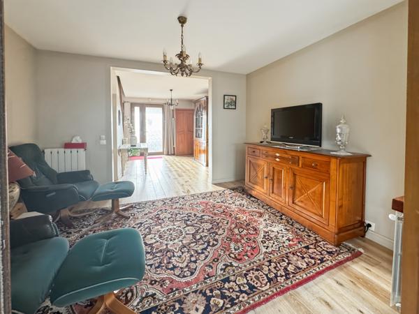 COURBEVOIE 92, Rue Hoche - Maison familiale avec jardins de 111m2 habitables + plus de 52m2 d'annexes (garage