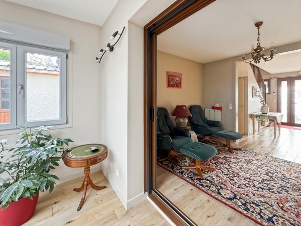 COURBEVOIE 92, Rue Hoche - Maison familiale avec jardins de 111m2 habitables + plus de 52m2 d'annexes (garage